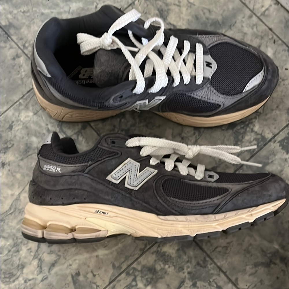 New Balance 2002r Sneakers View 2